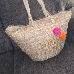 Pom Pom straw bag